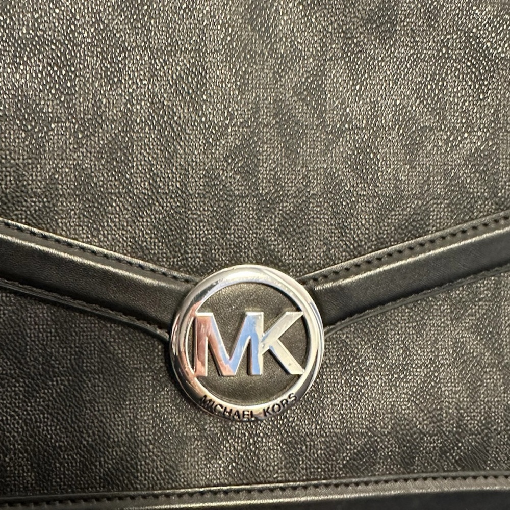 Michael Kors Jesse medium logo Black and silver Crossbody Bag - Picture 6 of 9